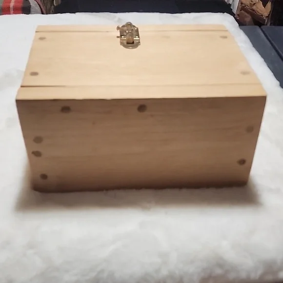 HANDMADE WOODEN BOX WITH  LID AND  LOCK - Picture 6 of 10